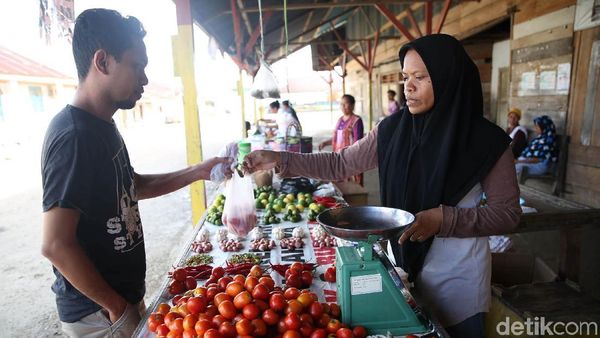 Geliat Perekonomian Pasar Madopolo Halmahera Selatan