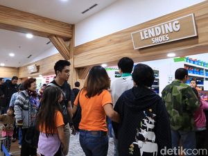 Heboh! Ini Antusiasme Pengunjung Pertama Trans Snow World Juanda