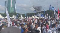 Potret Kampanye Prabowo di Lapangan Karebosi Makassar, Al Liwa Turut Berkibar