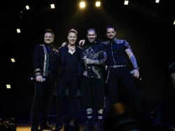 Boyzone Kenang Stephen Gately di Konser Perpisahan: Ia Akan Tetap bersama Kami
