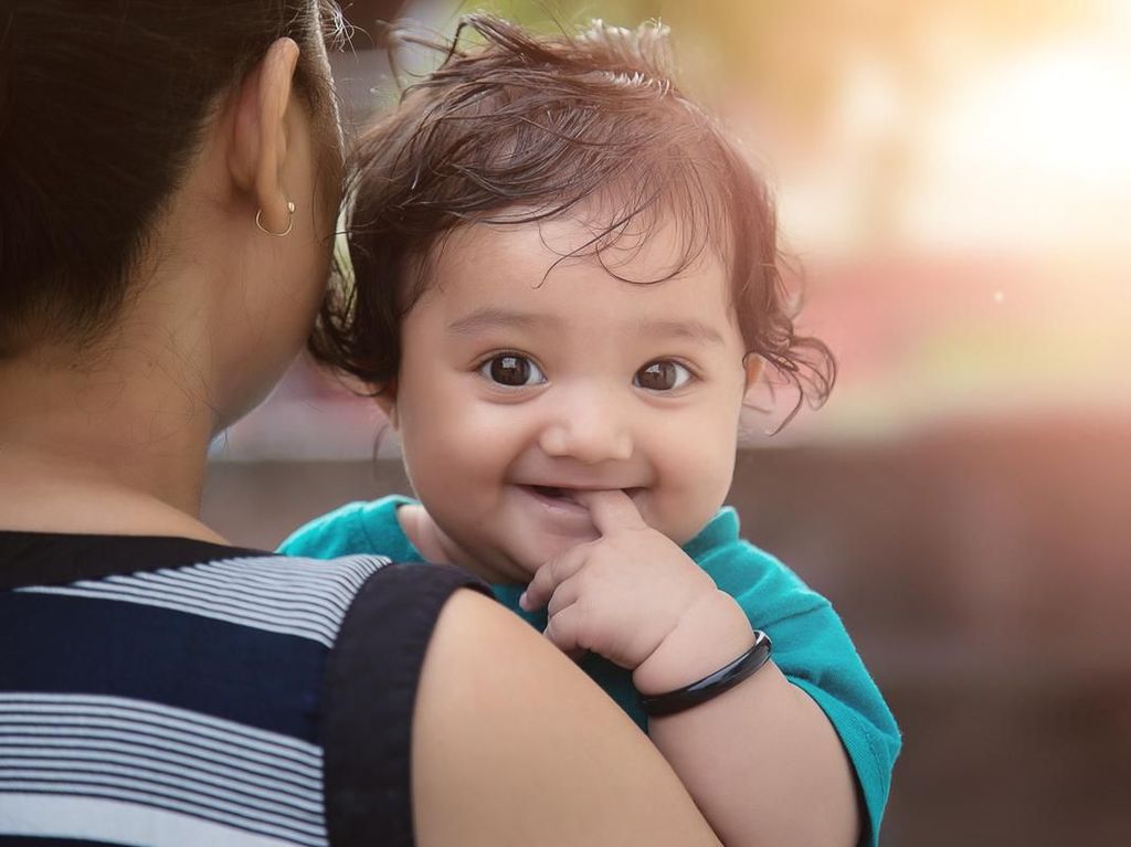 25 Nama Bayi Perempuan India Terinspirasi Berbagai Musim 25 Nama Bayi Perempuan India Terinspirasi Berbagai Musim