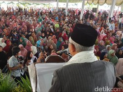 Maruf Amin Hadiri Haul Ibunda di Banten, Panjatkan Doa