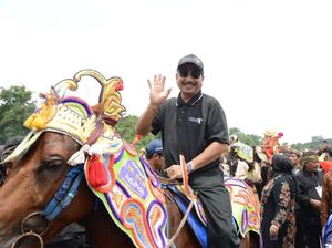 Meriahnya Atraksi 300 Kuda Renggong di Hardfest#3 Pesona Jatigede Meriahnya Atraksi 300 Kuda Renggong di Hardfest#3 Pesona Jatigede