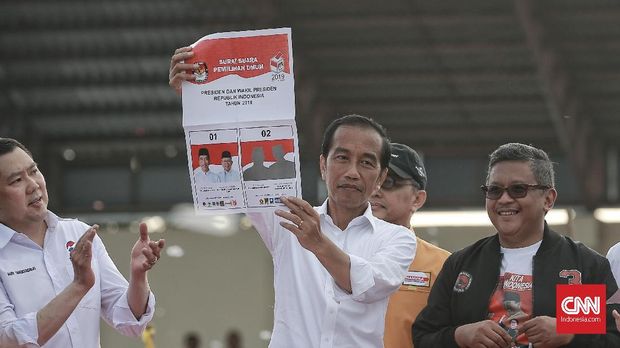 Genderang Adu Kuat Jokowi-Prabowo Raup Suara di Basis Lawan