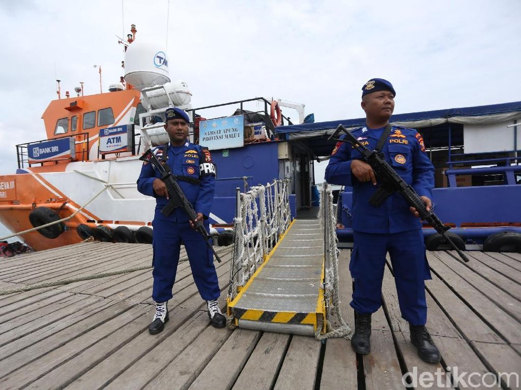 Cerita Nelayan Lari Pertama Kali Lihat Bank Terapung Cerita Nelayan Lari Pertama Kali Lihat Bank Terapung