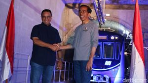 Didampingi Anies, Jokowi Resmikan MRT Jakarta