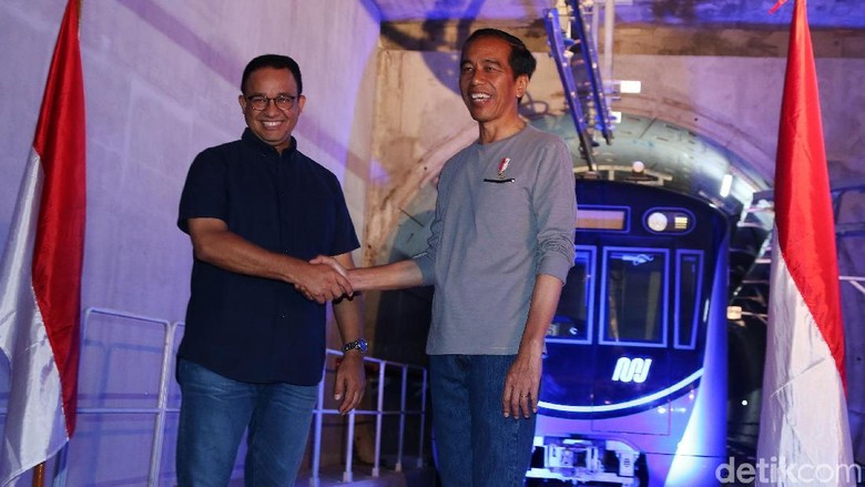 TKN Jokowi Jawab Anies soal Sasaran Tepuk Tangan Peresmian MRT