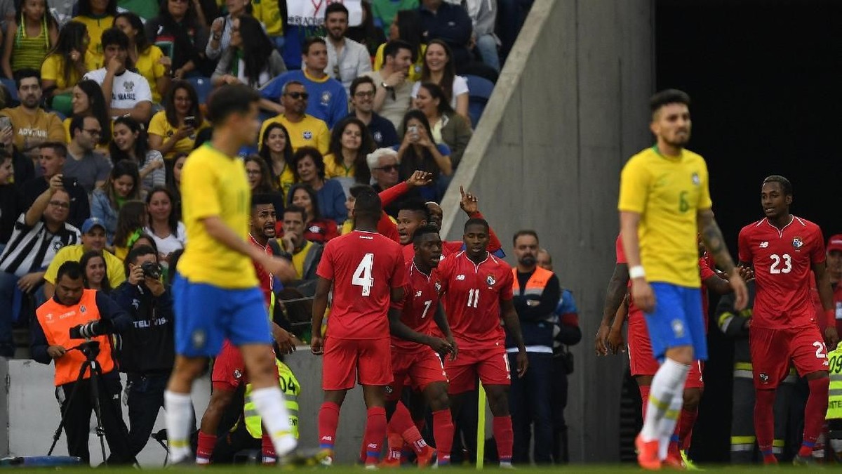 Meski mendominasi permainan, Brasil cuma imbang dengan Panama 1-1. Pelatih Brasil Tite tidak puas. (Foto: Octavio Passos / Getty Images)