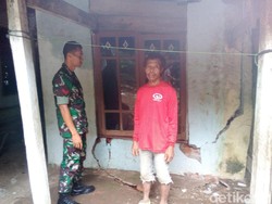 Tanah Gerak Kembali Rusak Rumah di Trenggalek, Warga Tetap Bertahan