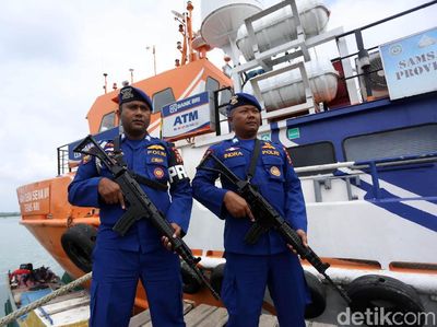 Ditpolairud Polda Malut Kawal Bank Terapung BRI