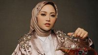 Foto: Gaya Rachel Vennya yang Dulu Seksi Sekarang Stylish Berhijab
