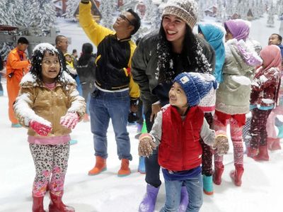 7 Alasan Kenapa Harus Datang ke Trans Snow World Bekasi