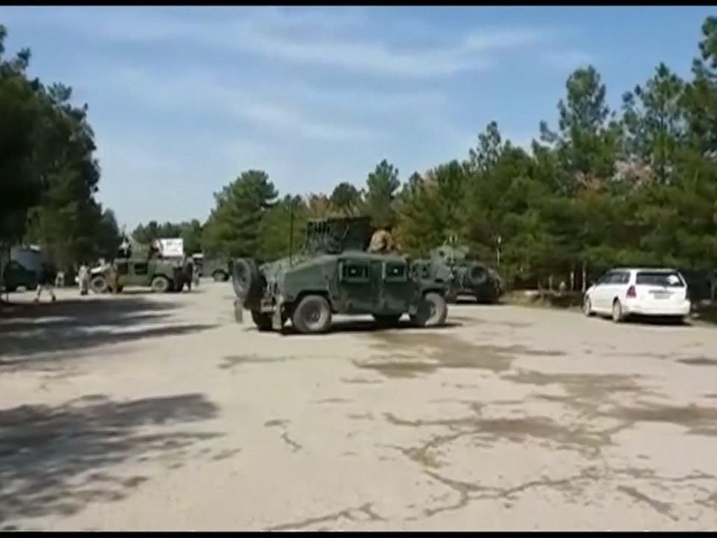 Detik-detik Ledakan di Afghanistan yang Melukai Gubernur Detik-detik Ledakan di Afghanistan yang Melukai Gubernur
