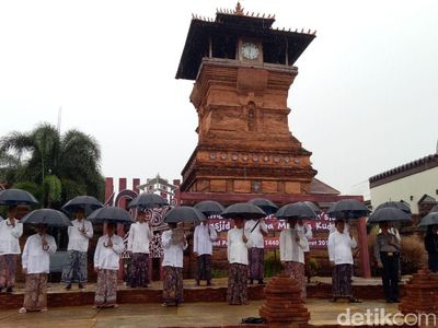Foto: Menara Kudus Bergaya Tempo Dulu, Unik!