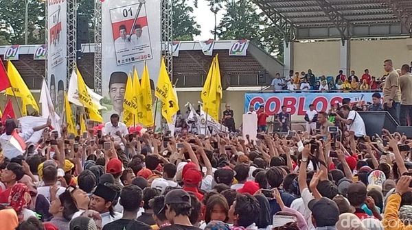 Foto: Keramaian di Kampanye Jokowi di Kota Serang