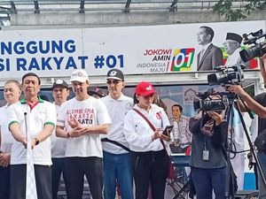 Relawan KPS Siapkan Truk Kampanye Jokowi di Banten Relawan KPS Siapkan Truk Kampanye Jokowi di Banten