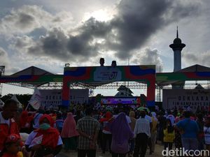 Massa Hadiri Deklarasi Damai Jokowi-Maruf di Kendari