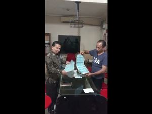 Kemendagri Pastikan Ribuan Pelapis di Depok Bukan Blangko e-KTP