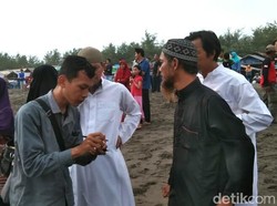 Seorang Bocah Hilang Terseret Ombak Pantai Kebumen