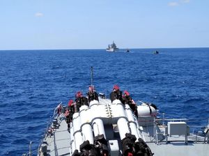 Tiga Kapal Ikan Vietnam Ditangkap di Laut Natuna Tiga Kapal Ikan Vietnam Ditangkap di Laut Natuna