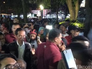 Kedatangan Jokowi ke Sentra Kuliner Malang Kagetkan Pengunjung Kedatangan Jokowi ke Sentra Kuliner Malang Kagetkan Pengunjung