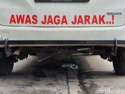 Physical Distancing: Apa Iya, Kursus Setir Mobil Instrukturnya Duduk di Belakang?