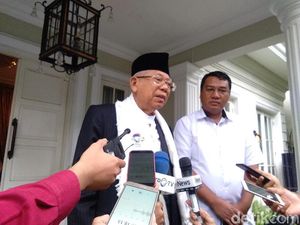 Jokowi-Maruf Kenalkan Kampanye Model Baru dengan Hologram Jokowi-Maruf Kenalkan Kampanye Model Baru dengan Hologram