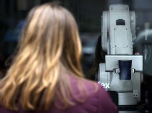 Robot Barista Jadi Obat Bosan Saat Nunggu Kopi Pesanan