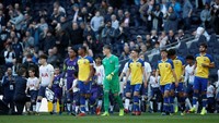 Ujicoba stadion baru ini mempertemukan tim U-18 Tottenham Hotspur kontra Southampton, Minggu (25/3/2019). (REUTERS)