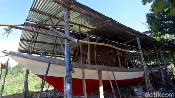 Yuk, Lihat Pembuatan Kapal Nelayan di Timur Indonesia