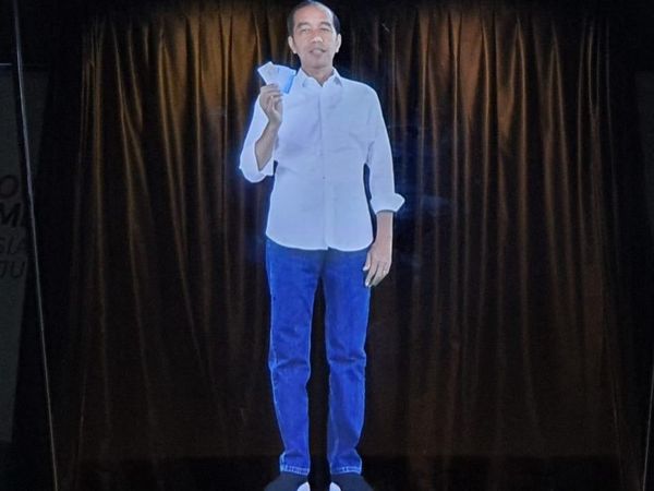 Penampakan Kampanye Hologram Jokowi-Maruf Amin