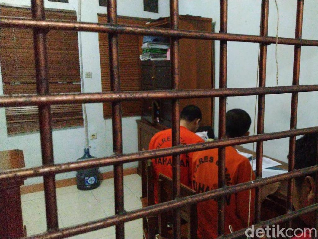 3 Remaja Geng Motor Hiu Ikut UN SMK di Mapolres Ciamis 3 Remaja Geng Motor Hiu Ikut UN SMK di Mapolres Ciamis