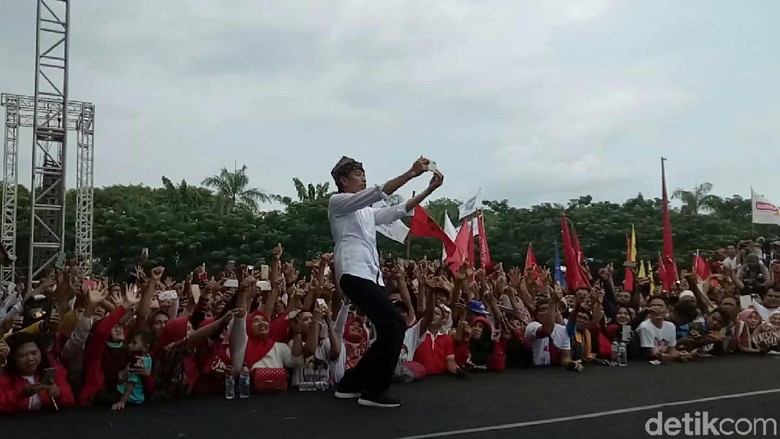 Cerita Anak Muda Banyuwangi Usai Mendengar Kisah Hidup Jokowi