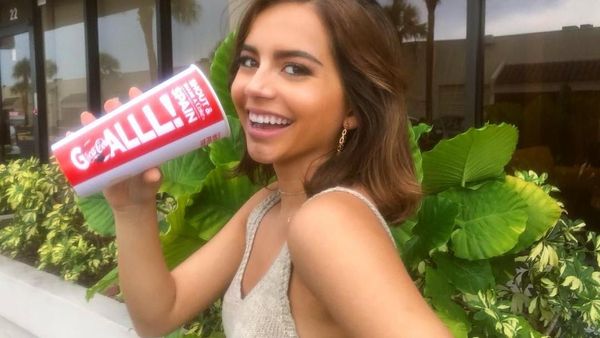 Manisnya Isabela Moner, Si Dora the Explorer Kalau Lagi Makan
