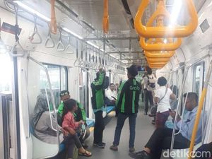 Jangan Lupa, Naik MRT Hari Ini Sudah Tidak Gratis