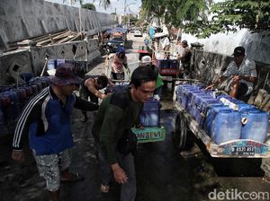 Potret Penjual Air Bersih di Utara Jakarta