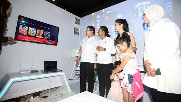 Menteri Rini Terus Dorong Masyarakat Digital Indonesia