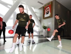 Saat Bintang Arsenal Juggling Bola di Bingkai Raksasa Dubai