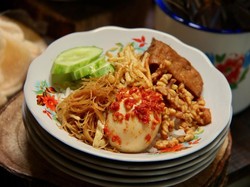 Makanan Murah, Enak dan Mengenyangkan Jadi Favorit Orang Kantoran