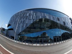 Stadion ini masih bertempat di area yang sama seperti White Hart Lane. Memang stadion baru Tottenham Hotspur itu dibangun di atas reruntuhan White Hart Lane. (REUTERS/David Klein)