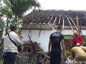 Puting Beliung Rusak Enam Rumah dan Dua Toko di Lumajang