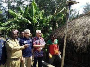 Berkat Lampu Tenaga Surya, 86 Desa di Papua Tak Lagi Gelap Gulita