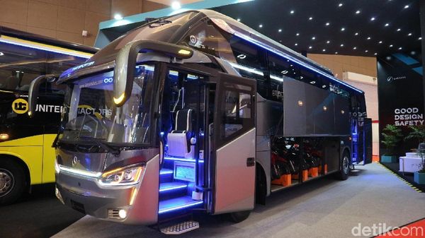 Bus Anyar Karoseri Laksana Ini juga Muat 6 Motor