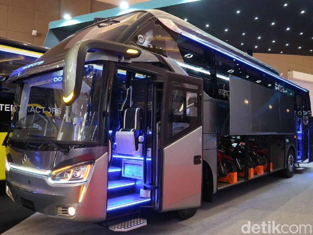 Bus Anyar Karoseri Laksana Ini juga Muat 6 Motor Bus Anyar Karoseri Laksana Ini juga Muat 6 Motor