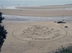 Romantis! Pria Lamar Kekasih dengan Tema Harry Potter di Pantai