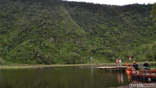 Foto: Telaga Eksotis di Kaki Pegunungan Pekalongan