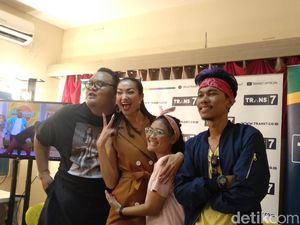 Morning Show Trans7 Kolaborasi Komika-Model Cantik, Bikin Segar Pagi Hari Morning Show Trans7 Kolaborasi Komika-Model Cantik, Bikin Segar Pagi Hari
