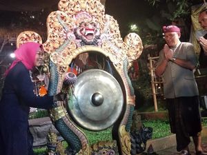 300 Turis Mancanegara Yoga Bareng di Bali Spirit Festival