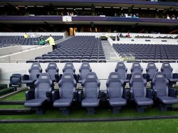 Inilah bench yang akan digunakan oleh para pemain Tottenham Hotspur saat bertanding di kandang mereka. (REUTERS)