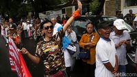 Aksi Para Veteran Tuntut Kesejahteraan di Depan KPU